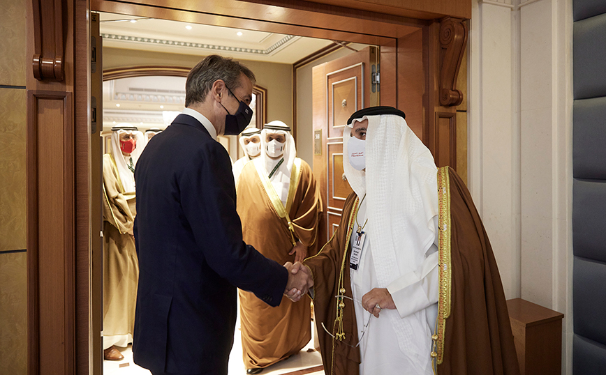 Συνάντηση Μητσοτάκη με τον πρίγκιπα διάδοχο και πρωθυπουργό του Μπαχρέιν