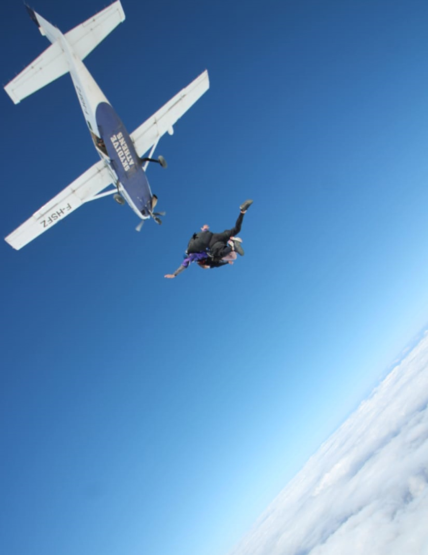 Η Ελευθερία Τόσιου σε ελεύθερη πτώση Η Ελευθερία Τόσιου σε ελεύθερη πτώση