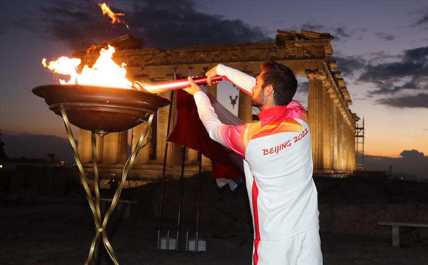 ΤΕΛΕΤΗ ΑΦΗΣ ΤΗΣ ΦΛΟΓΑΣ ΣΤΗΝ ΑΚΡΟΠΟΛΗ ΓΙΑ ΤΟΥΣ ΧΕΙΜΕΡΙΝΟΥΣ ΟΛΥΜΠΙΑΚΟΥΣ ΑΓΩΝΕΣ ΤΟΥ ΠΕΚΙΝΟΥ ΤΕΛΕΤΗ ΑΦΗΣ ΤΗΣ ΦΛΟΓΑΣ ΣΤΗΝ ΑΚΡΟΠΟΛΗ ΓΙΑ ΤΟΥΣ ΧΕΙΜΕΡΙΝΟΥΣ ΟΛΥΜΠΙΑΚΟΥΣ ΑΓΩΝΕΣ ΤΟΥ ΠΕΚΙΝΟΥ
