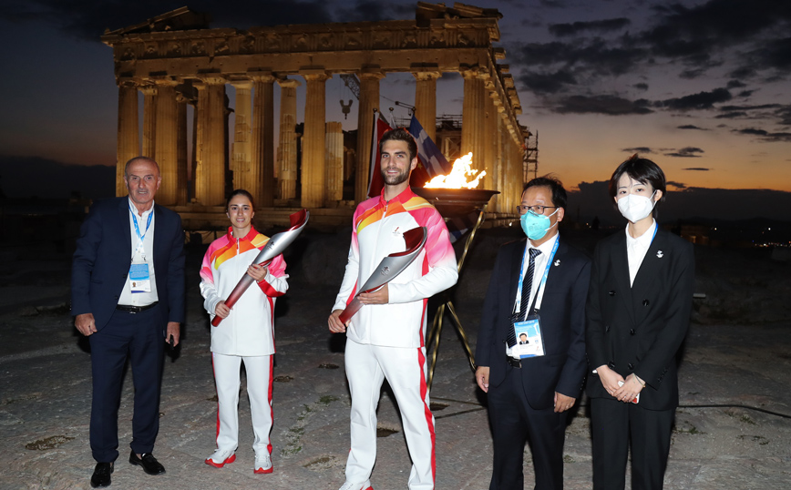 ΤΕΛΕΤΗ ΑΦΗΣ ΤΗΣ ΦΛΟΓΑΣ ΣΤΗΝ ΑΚΡΟΠΟΛΗ ΓΙΑ ΤΟΥΣ ΧΕΙΜΕΡΙΝΟΥΣ ΟΛΥΜΠΙΑΚΟΥΣ ΑΓΩΝΕΣ ΤΟΥ ΠΕΚΙΝΟΥ ΤΕΛΕΤΗ ΑΦΗΣ ΤΗΣ ΦΛΟΓΑΣ ΣΤΗΝ ΑΚΡΟΠΟΛΗ ΓΙΑ ΤΟΥΣ ΧΕΙΜΕΡΙΝΟΥΣ ΟΛΥΜΠΙΑΚΟΥΣ ΑΓΩΝΕΣ ΤΟΥ ΠΕΚΙΝΟΥ