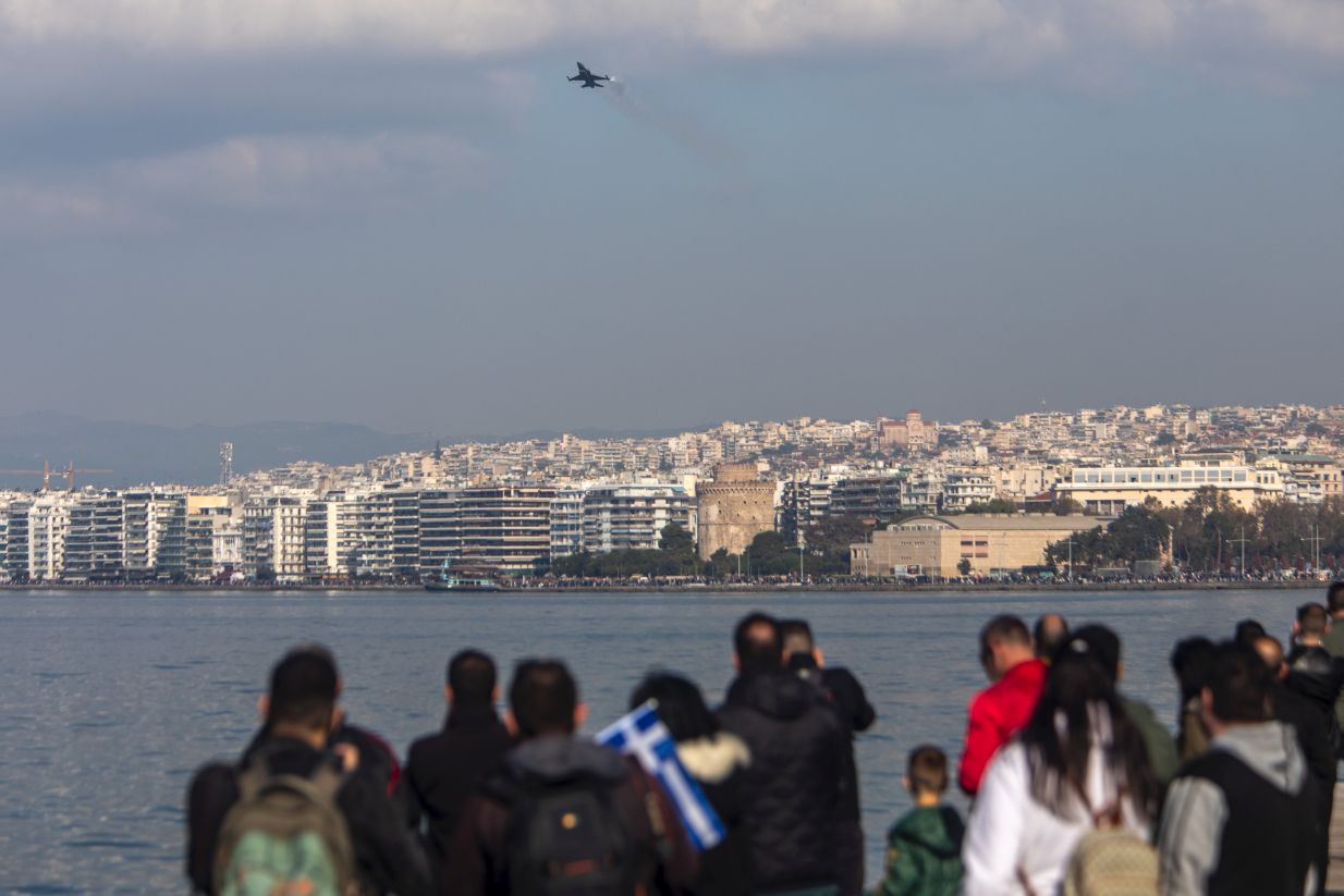 Κορονοϊός: Στο «κόκκινο» η Θεσσαλονίκη &#8211; Αντιμέτωπη με τον περσινό εφιάλτη &#8211; Ξεπέρασε σε ημερήσια κρούσματα την Αττική