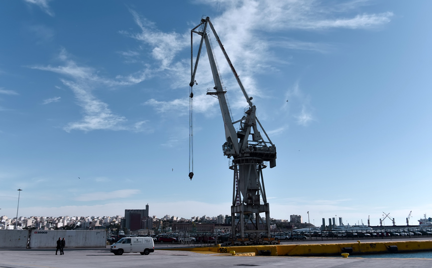 Εργατικό δυστύχημα στην COSCO: Καταγγελία για ψευδείς ειδήσεις – «Εργαζόταν κανονικά»
