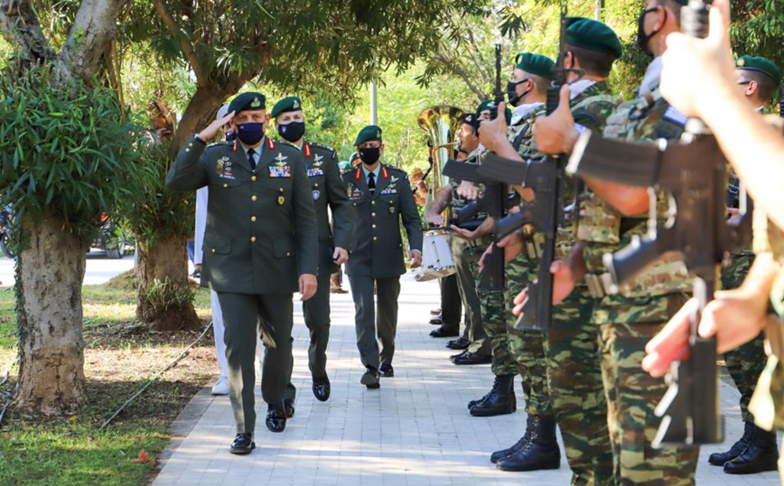 Μνημόσυνο υπέρ των πεσόντων Ιερολοχιτώνστο Πεδίον του Άρεως Μνημόσυνο υπέρ των πεσόντων Ιερολοχιτώνστο Πεδίον του Άρεως