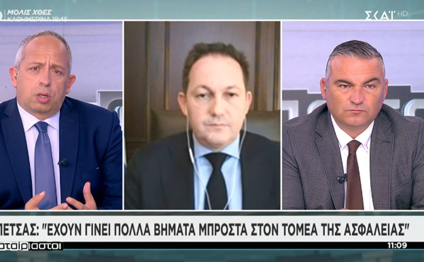 Πέτσας – Κορονοϊός: Η κυβέρνηση δεν εξετάζει να πάρει πίσω κάποιες από τις ελευθερίες