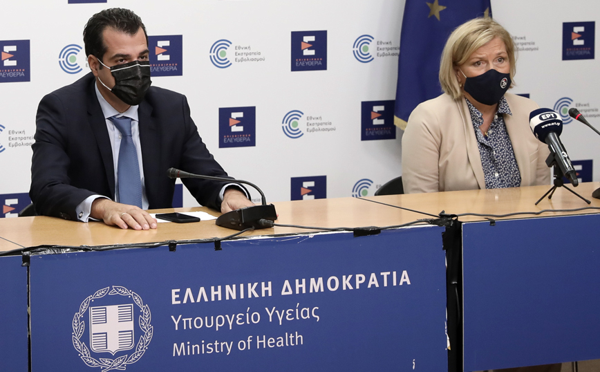 Αλλάζει ώρα η ενημέρωση για τον κορονοϊό – Μελετάται συρρίκνωσή τους αλλά και αλλαγές σε πρόσωπα