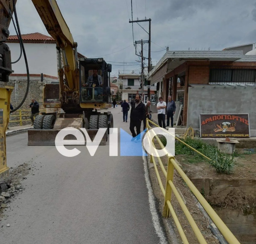 Κακοκαιρία Μπάλλος: Κατεδαφίζουν γέφυρα στα Πολιτικά Ευβοίας υπό τον κίνδυνο πλημμυρών