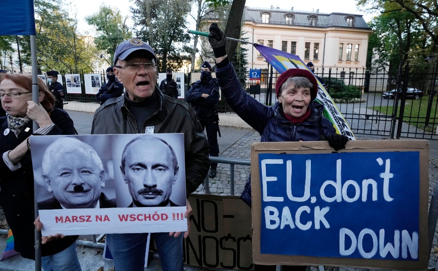 Σε ανοικτό πόλεμο με την ΕΕ η Ουγγαρία και η Πολωνία