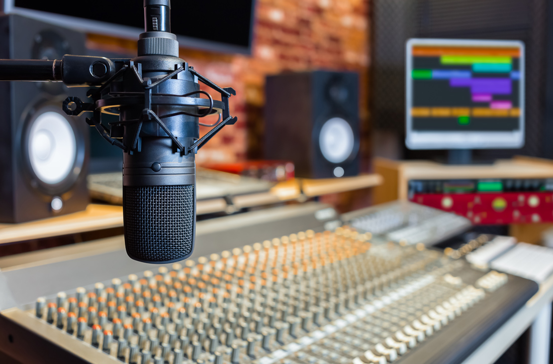 Στούντιο μεταγλώττισης Στούντιο μεταγλώττισης