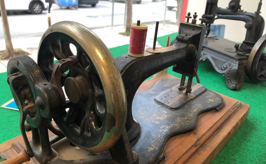 Οι ραπτομηχανές του τεχνίτη Γιάννη Γεωργαντζά Οι ραπτομηχανές του τεχνίτη Γιάννη Γεωργαντζά