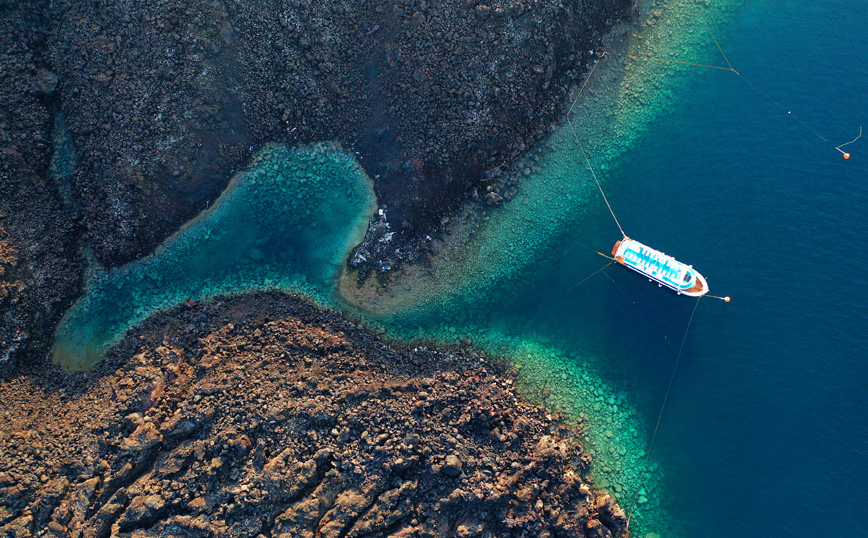 Ονειρικά νερά στη Σαντορίνη Ονειρικά νερά στη Σαντορίνη