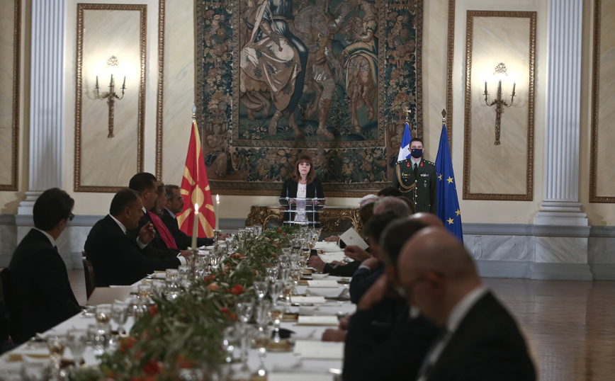 ΕΠΙΣΗΜΟ ΔΕΙΠΝΟ ΠΡΟΣ ΤΙΜΗΝ ΤΟΥ ΠΡΟΕΔΡΟΥ ΤΗΣ ΒΟΡΕΙΑΣ ΜΑΚΕΔΟΝΙΑΣ STEVO PENDAROVSKI ΑΠΟ ΤΗΝ ΠτΔ ΚΑΤ. ΣΑΚΕΛΛΑΡΟΠΟΥΛΟΥ ΕΠΙΣΗΜΟ ΔΕΙΠΝΟ ΠΡΟΣ ΤΙΜΗΝ ΤΟΥ ΠΡΟΕΔΡΟΥ ΤΗΣ ΒΟΡΕΙΑΣ ΜΑΚΕΔΟΝΙΑΣ STEVO PENDAROVSKI ΑΠΟ ΤΗΝ ΠτΔ ΚΑΤ. ΣΑΚΕΛΛΑΡΟΠΟΥΛΟΥ