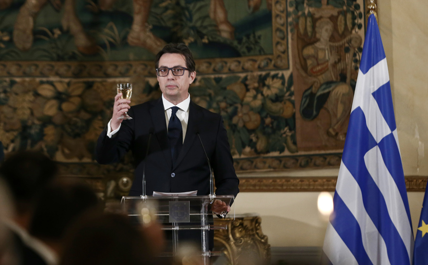 ΕΠΙΣΗΜΟ ΔΕΙΠΝΟ ΠΡΟΣ ΤΙΜΗΝ ΤΟΥ ΠΡΟΕΔΡΟΥ ΤΗΣ ΒΟΡΕΙΑΣ ΜΑΚΕΔΟΝΙΑΣ STEVO PENDAROVSKI ΑΠΟ ΤΗΝ ΠτΔ ΚΑΤ. ΣΑΚΕΛΛΑΡΟΠΟΥΛΟΥ ΕΠΙΣΗΜΟ ΔΕΙΠΝΟ ΠΡΟΣ ΤΙΜΗΝ ΤΟΥ ΠΡΟΕΔΡΟΥ ΤΗΣ ΒΟΡΕΙΑΣ ΜΑΚΕΔΟΝΙΑΣ STEVO PENDAROVSKI ΑΠΟ ΤΗΝ ΠτΔ ΚΑΤ. ΣΑΚΕΛΛΑΡΟΠΟΥΛΟΥ