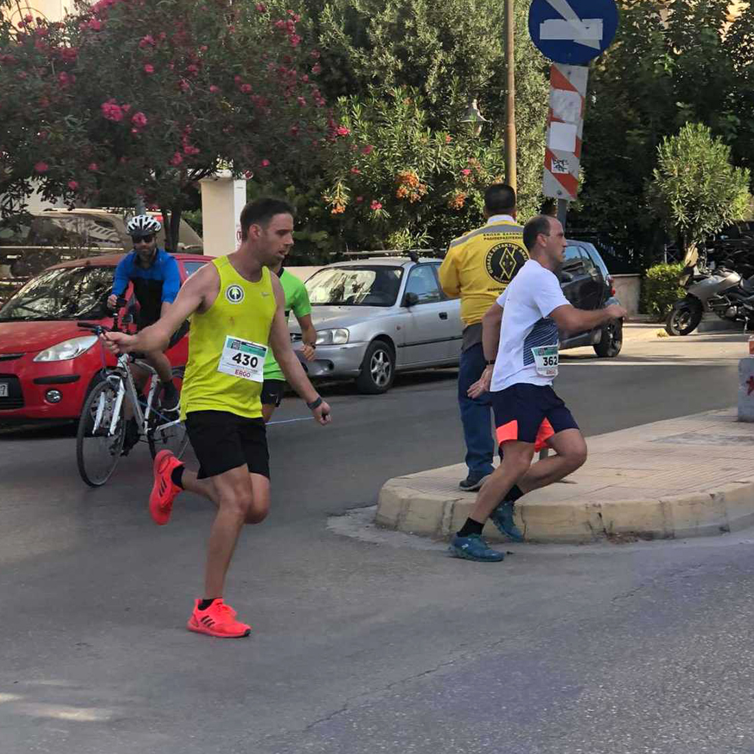 Ο Παναγιώτης Πολύδωρας στον ημιμαραθώνιο με σχοινάκι