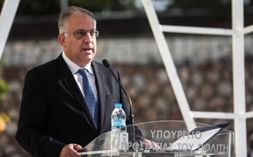 Θεοδωρικάκος: Απάνθρωπη η συμπεριφορά όσων κλείνουν ράμπες αναπήρων – 1.500 παραβάσεις κάθε μήνα