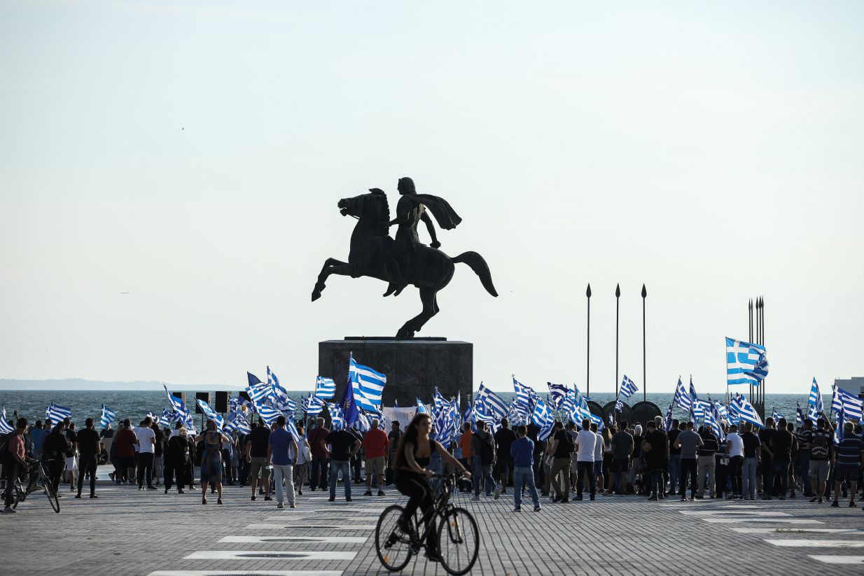 Κορονοϊός: «Βαραίνει» το επιδημιολογικό φορτίο ειδικά στην Βόρεια Ελλάδα – Με σημαίες αλλά και μάσκες στις παρελάσεις