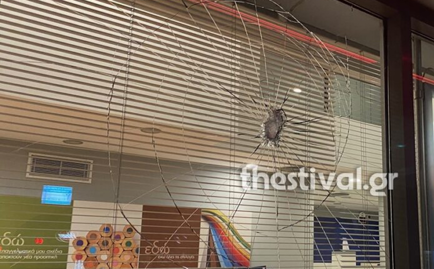 Θεσσαλονίκη: Ταυτόχρονη επίθεση σε τρεις τράπεζες τα μεσάνυχτα Θεσσαλονίκη: Ταυτόχρονη επίθεση σε τρεις τράπεζες τα μεσάνυχτα