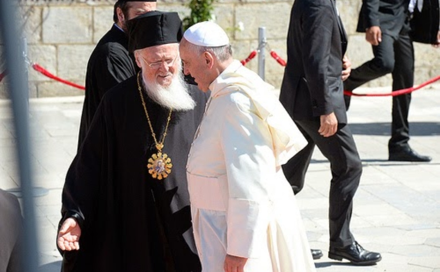 Ολόθερμες ευχές του Πάπα Φραγκίσκου προς τον Βαρθολομαίο για τα 30 χρόνια στον Πατριαρχικό Θρόνο