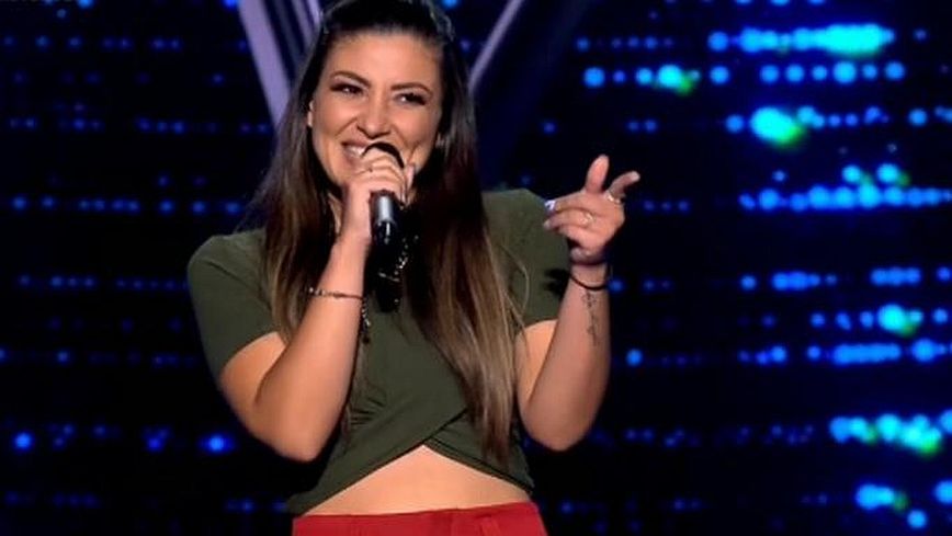 The Voice: Η Βίκυ Καψάλη ανέβηκε στη σκηνή και τρέλανε σε δευτερόλεπτα τον Μουζουράκη