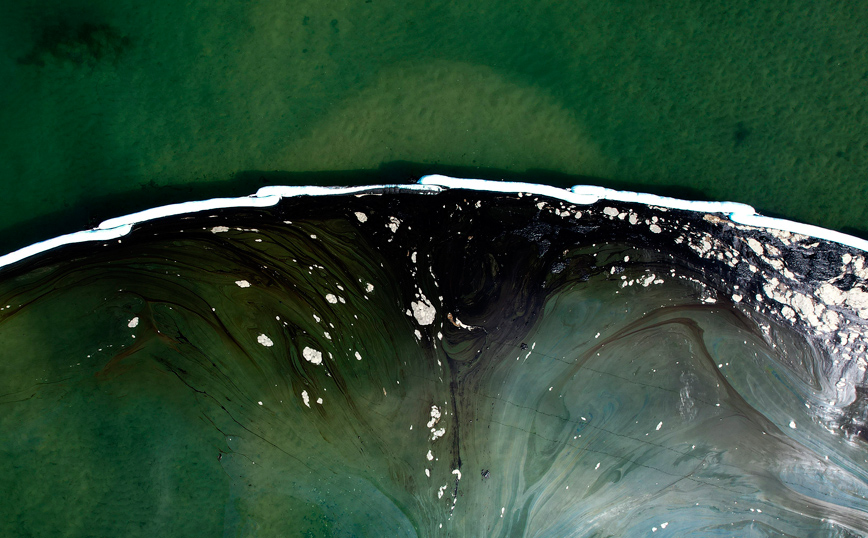 Πετρελαιοκηλίδα στην Καλιφόρνια Πετρελαιοκηλίδα στην Καλιφόρνια