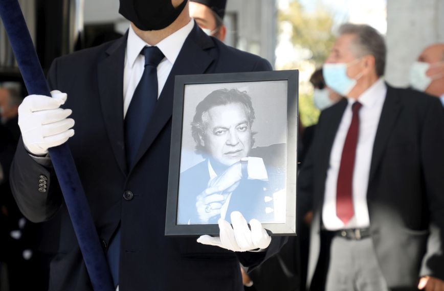 Η φωτογραφία του Χρήστου Κυριαζή στην κηδεία του στο Α' Νεκροταφείο Η φωτογραφία του Χρήστου Κυριαζή στην κηδεία του στο Α' Νεκροταφείο