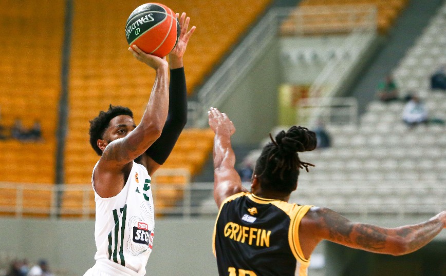 Φάση από τον αγώνα Παναθηναϊκός - ΑΕΚ