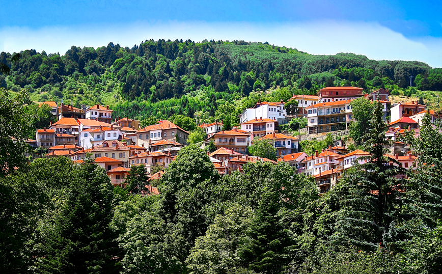 Παραδοσιακά σπίτια στο Ανήλιο Παραδοσιακά σπίτια στο Ανήλιο