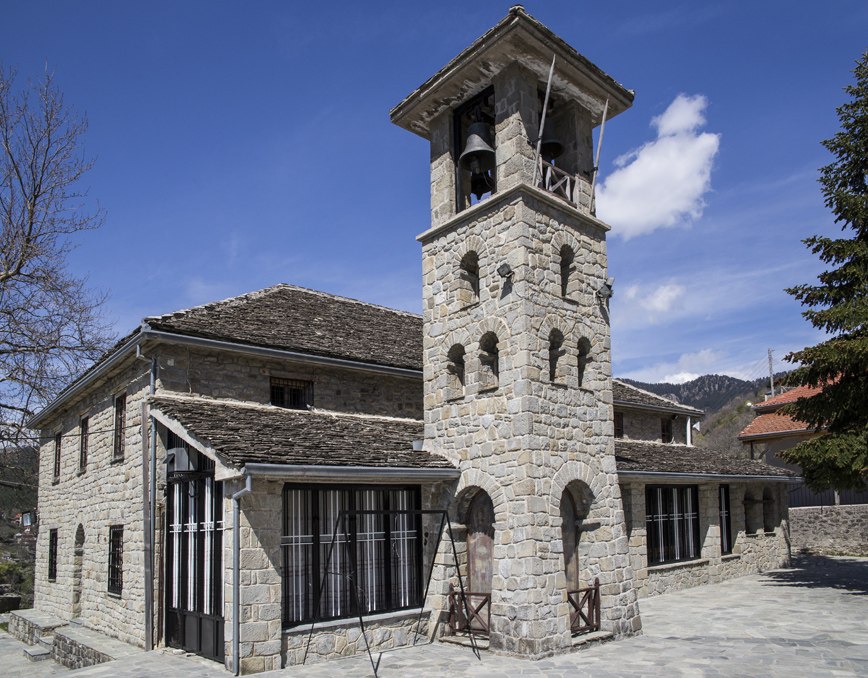 Πέτρινη εκκλησία στο Ανήλιο Πέτρινη εκκλησία στο Ανήλιο