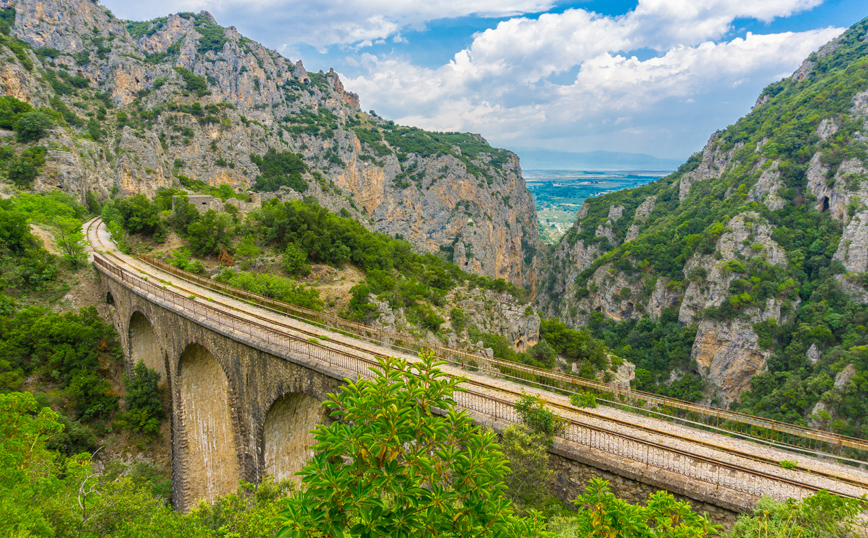 Το εντυπωσιακό φαράγγι του Ασωπού στην Οίτη Το εντυπωσιακό φαράγγι του Ασωπού στην Οίτη