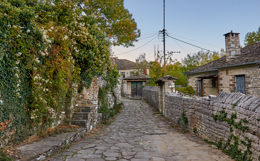 Σοκάκι στο Δίλοφο Σοκάκι στο Δίλοφο