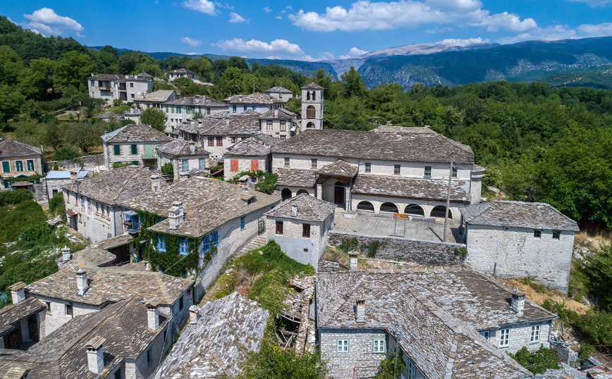 Το Δίλοφο από ψηλά Το Δίλοφο από ψηλά