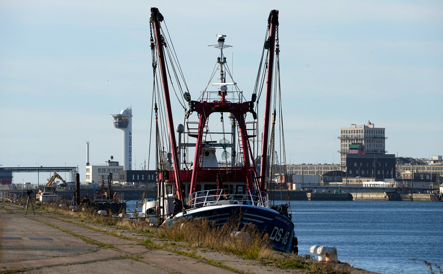 Βρετανικό αλιευτικό που κατέσχεσε η Γαλλία Βρετανικό αλιευτικό που κατέσχεσε η Γαλλία