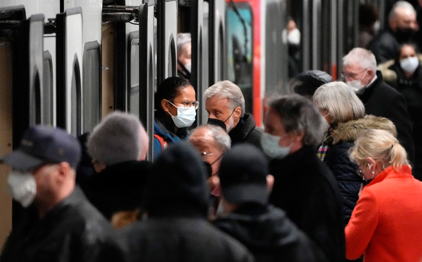 Σκληραίνουν τα μέτρα στη Γερμανία: Πρόσβαση σε εργασία και ΜΜΜ με πιστοποιητικό εμβολιασμού &#8211; νόσησης ή αρνητικό τεστ