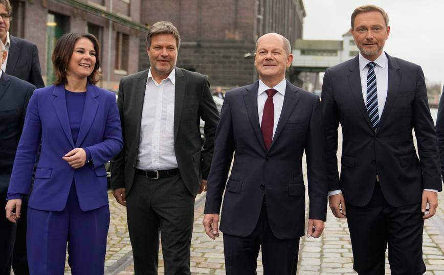 Λίγο πριν τη συνέντευξη Τύπου SDP, FDP, Πρασίνων για την Προγραμματική Συμφωνία