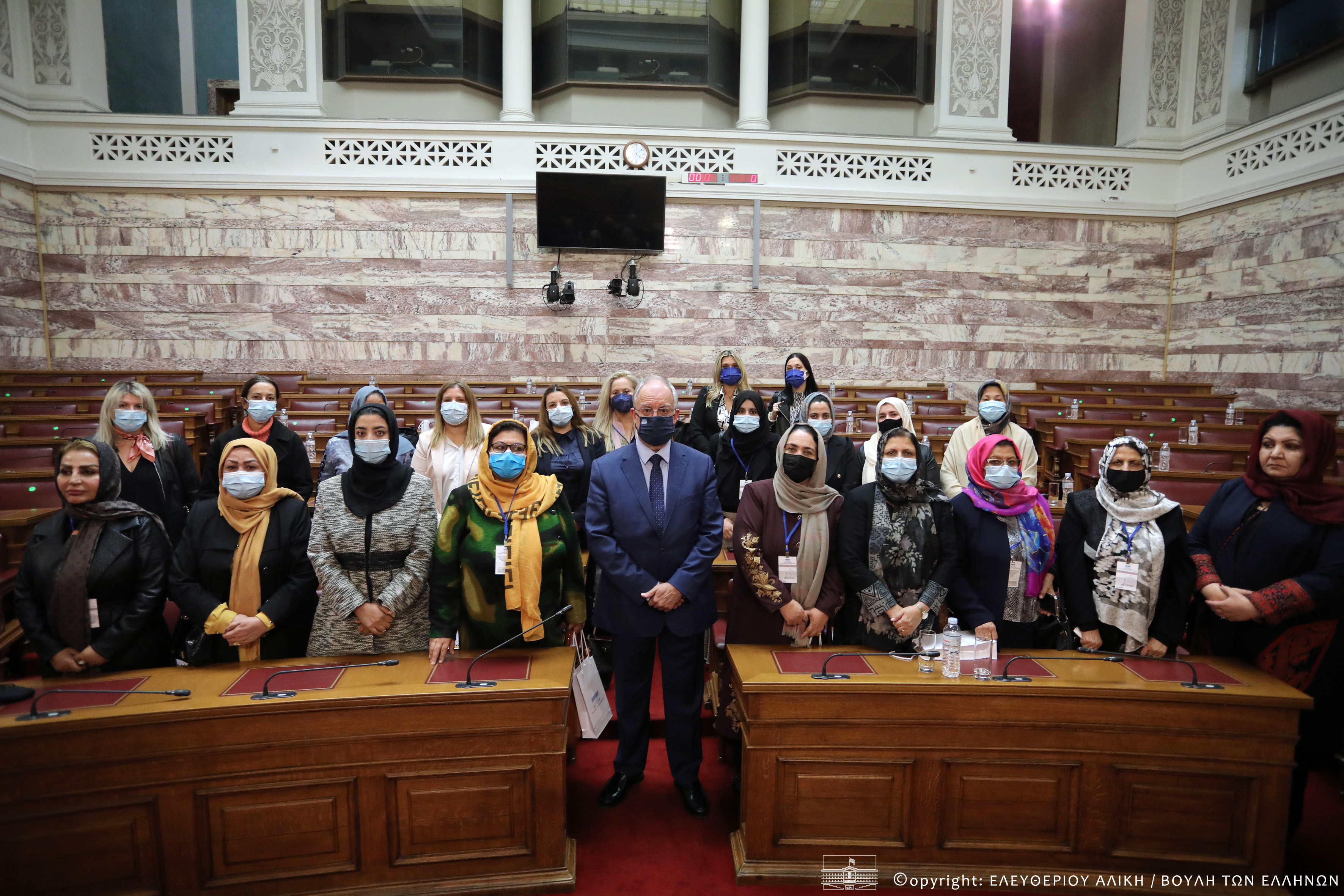 Αντιπροσωπεία δοκιμαζόμενων γυναικών από το Αφγανιστάν υποδέχθηκε σήμερα η Βουλή των Ελλήνων