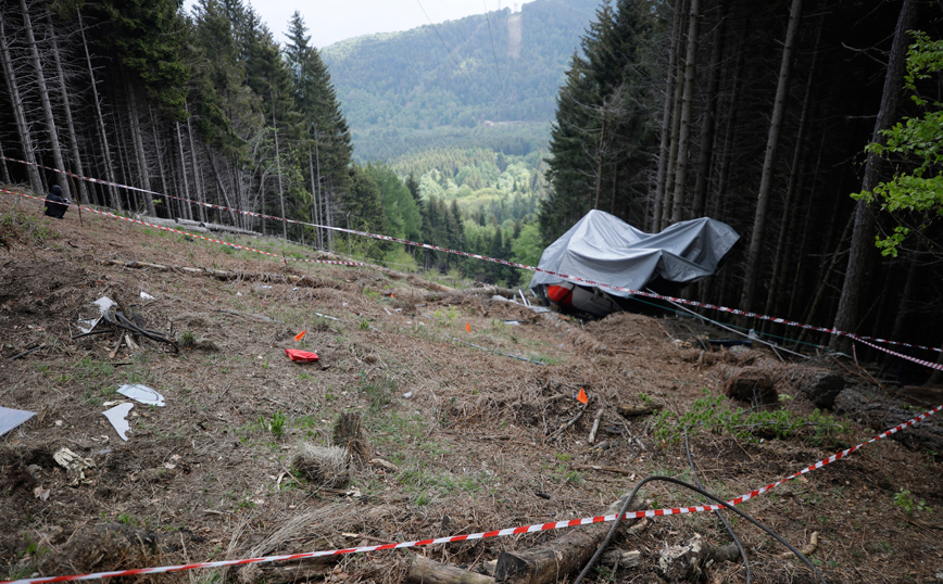 Από το φονικό δυστήχημα με το τελεφερίκ στην Ιταλία Από το φονικό δυστήχημα με το τελεφερίκ στην Ιταλία