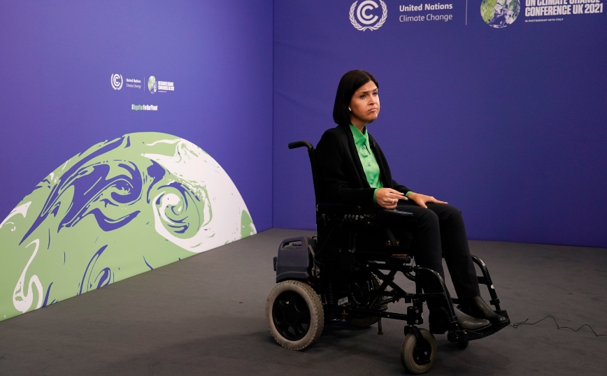 COP26: Μετά από μία ημέρα, η υπουργός Ενέργειας του Ισραήλ κατάφερε να μπει στη διάσκεψη με το αναπηρικό της αμαξίδιο