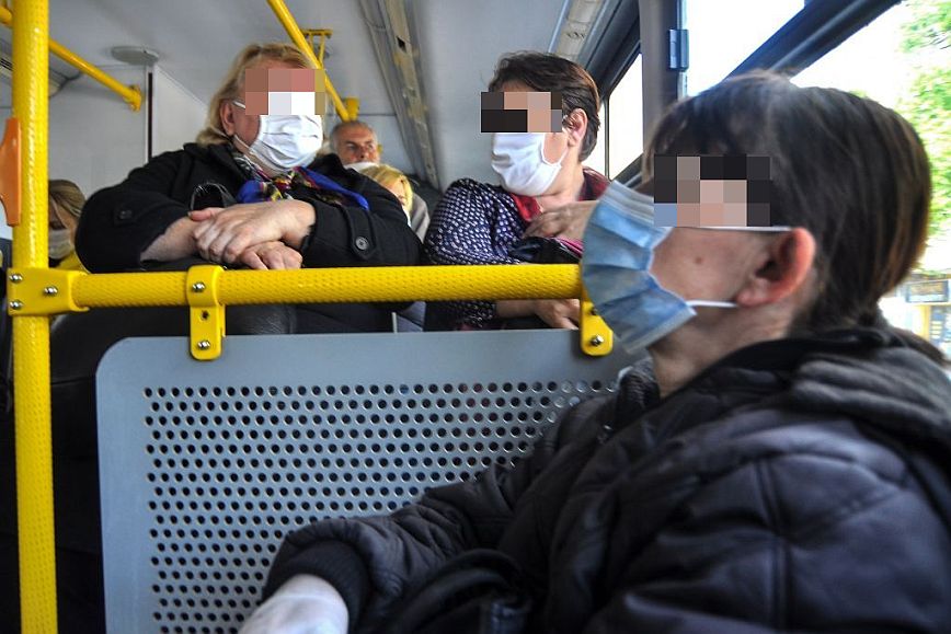 Κορονοϊός: H χρήση μάσκας στα ΜΜΜ μειώνει δραστικά την έκθεση στη νόσο