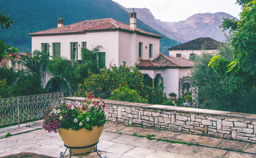 Γραφική γωνιά στο Λεωνίδιο Γραφική γωνιά στο Λεωνίδιο