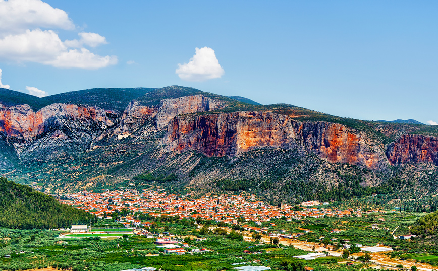 Πανοραμική άποψη του Λεωνιδίου Πανοραμική άποψη του Λεωνιδίου