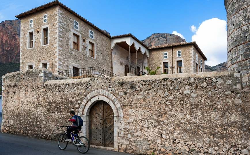 Γραφική γωνιά στο Λεωνίδιο Γραφική γωνιά στο Λεωνίδιο