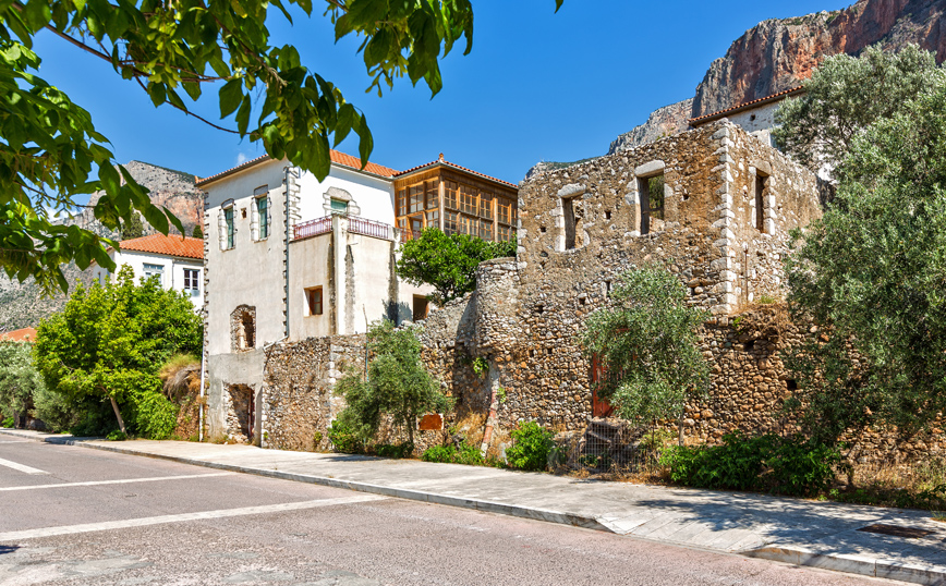 Γραφική γωνιά στο Λεωνίδιο Γραφική γωνιά στο Λεωνίδιο