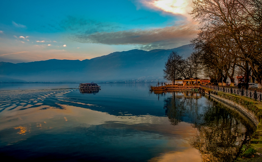 Η λίμνη Παμβώτιδα στα Ιωάννινα Η λίμνη Παμβώτιδα στα Ιωάννινα