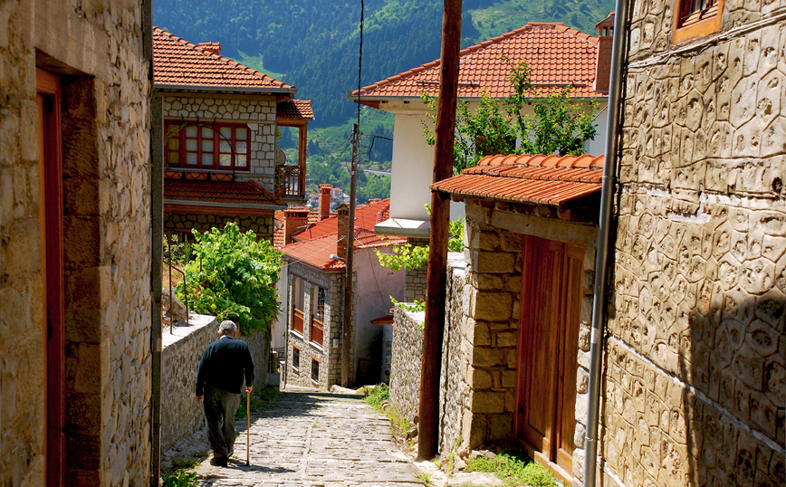 Σοκάκι στο Μέτσοβο Σοκάκι στο Μέτσοβο