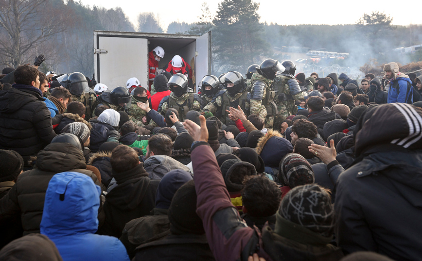 Λευκορωσία: 28 μετανάστες πέρασαν τους συνοριακούς φράχτες αλλά συνελήφθησαν και οδηγήθηκαν πίσω