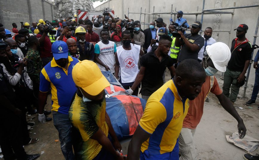 Κατάρρευση κτιρίου στη Νιγηρία Κατάρρευση κτιρίου στη Νιγηρία