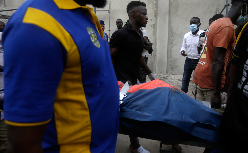 Κατάρρευση κτιρίου στη Νιγηρία Κατάρρευση κτιρίου στη Νιγηρία