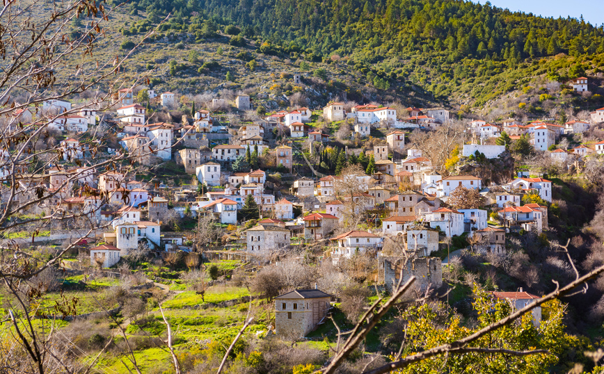 Το όμορφο χωριό του Πραστού στον Πάρνωνα