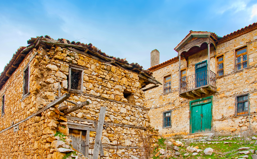 Πέτρινο κτίριο στους Ψαράδες Πέτρινο κτίριο στους Ψαράδες