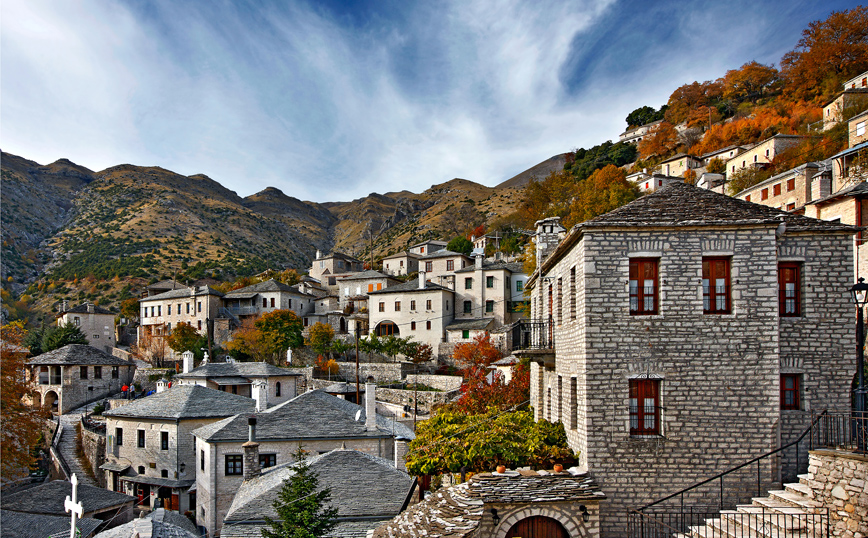 Πέτρινα κτίρια στο Συρράκο Πέτρινα κτίρια στο Συρράκο