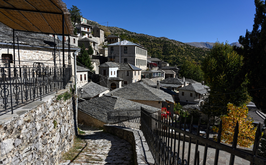 Γραφική άποψη του Συρράκου Γραφική άποψη του Συρράκου